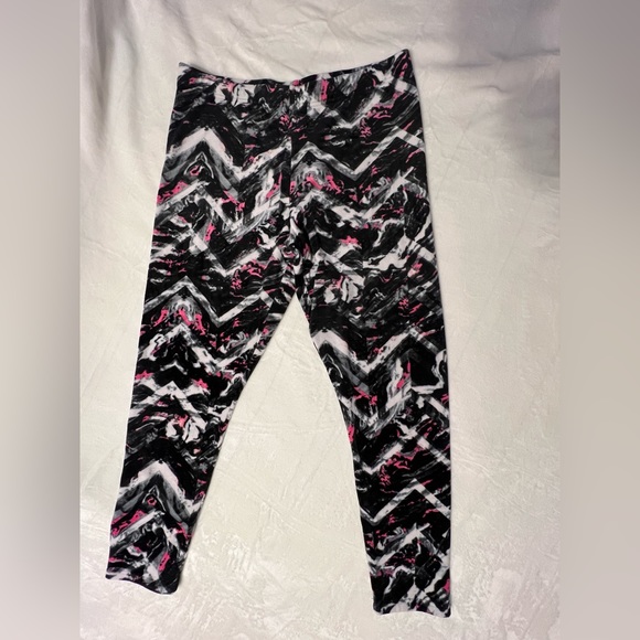 No Boundaries Soft Velour Leggings Plus Size XXL Sugar Skull / Pink White Black - Picture 9 of 12